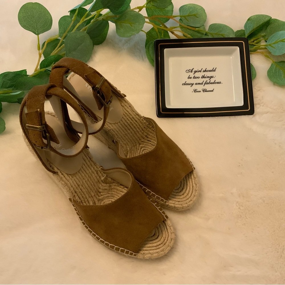KENNETH COLE BROWN/OLIVE WEDGE SANDAL